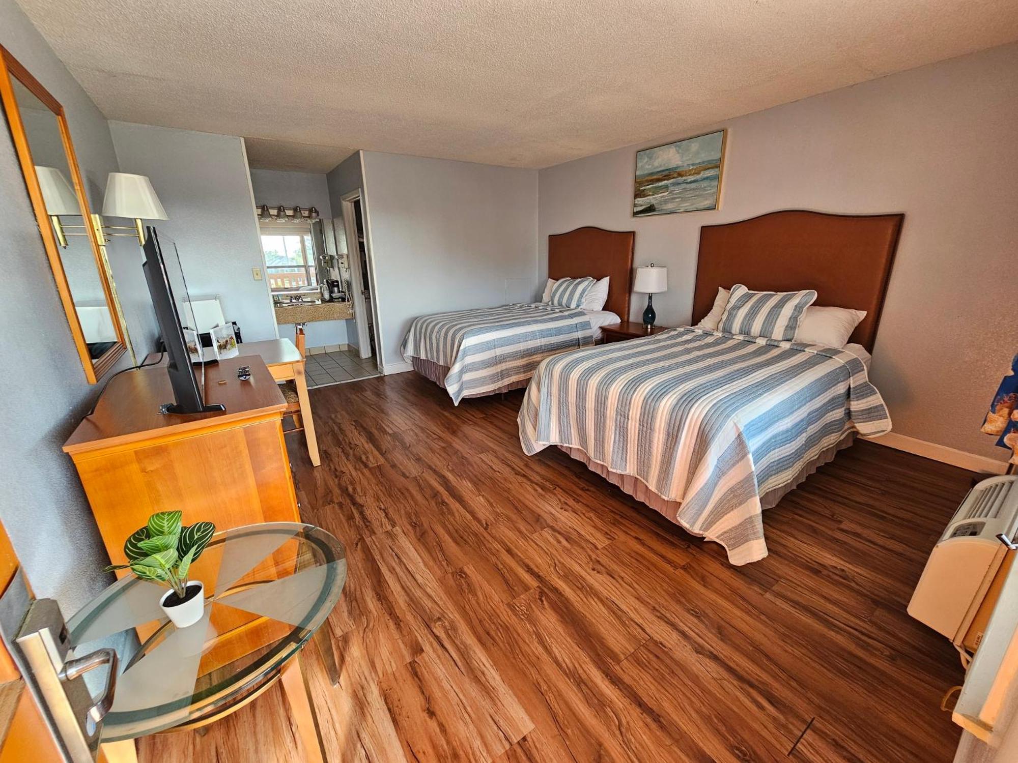 Atlantic Shores Inn And Suites Чинкотиг Екстериор снимка