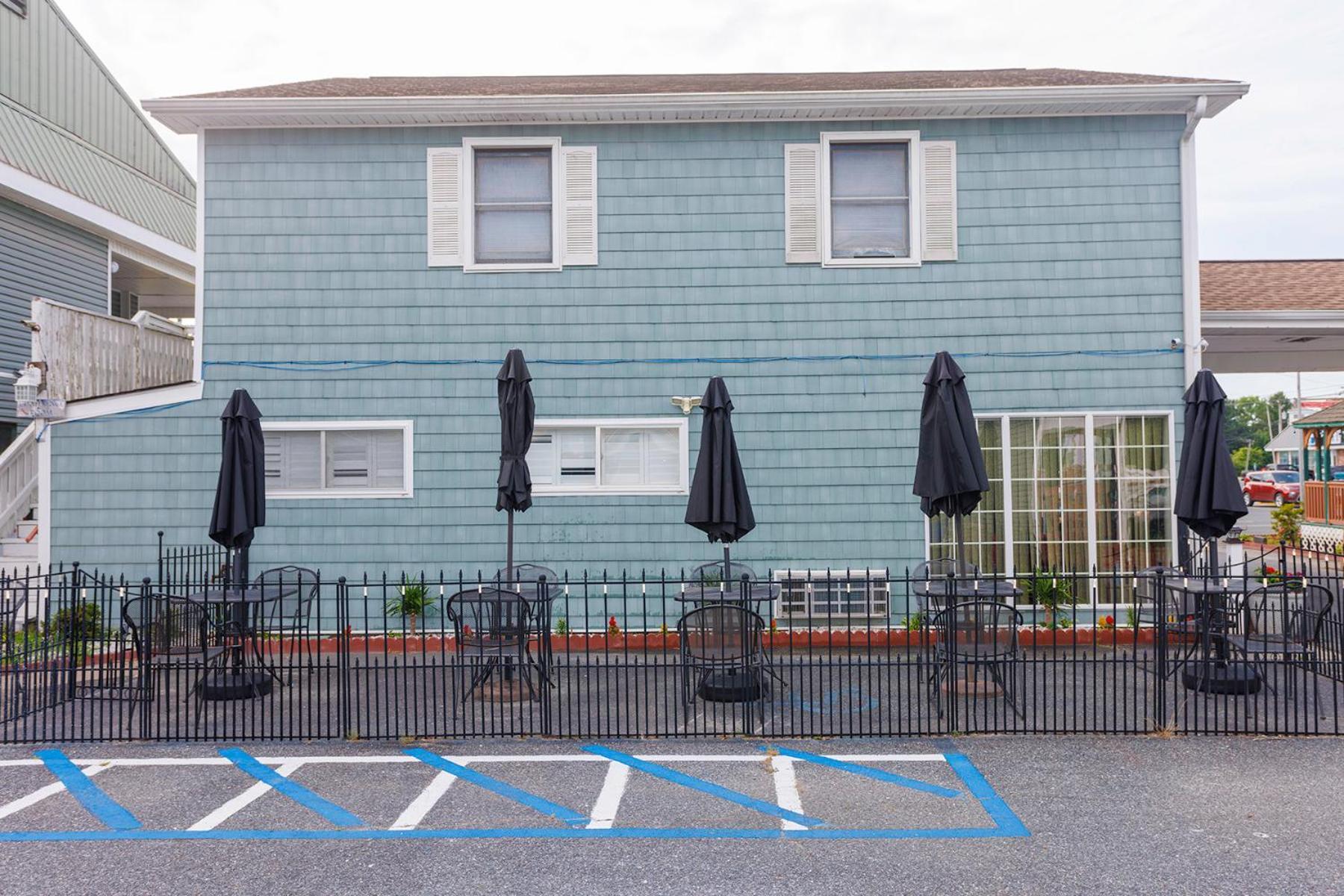 Atlantic Shores Inn And Suites Чинкотиг Екстериор снимка